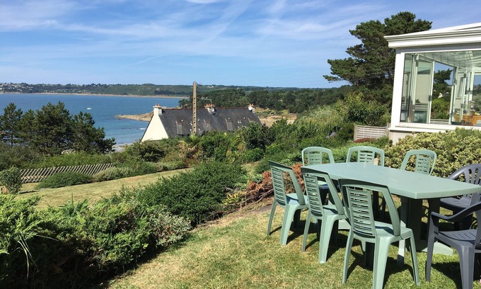 Tredrez-Locquemeau House | VERY COMFORTABLE HOUSE EXCEPTIONAL VIEW SEA - GRAND GARDEN CLOS 8 people
