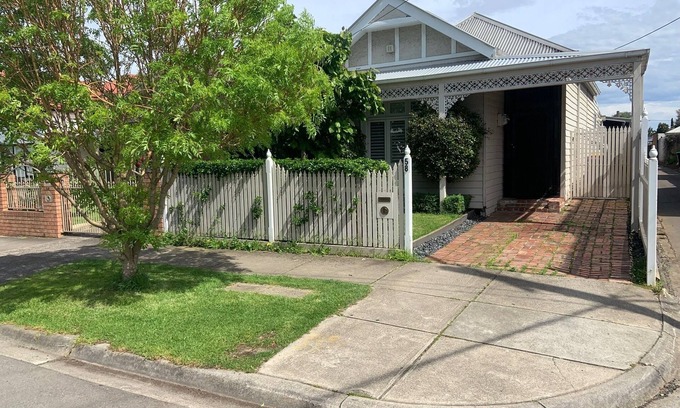 Ascot Vale House | Very comfortable house only 5klms from City centre
