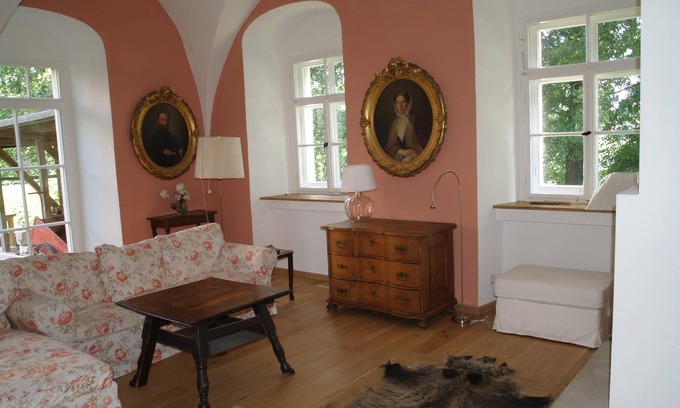 Falkenhain Other | Very large (105m2) family-friendly apartment in castle 'Rittergut Heyda'