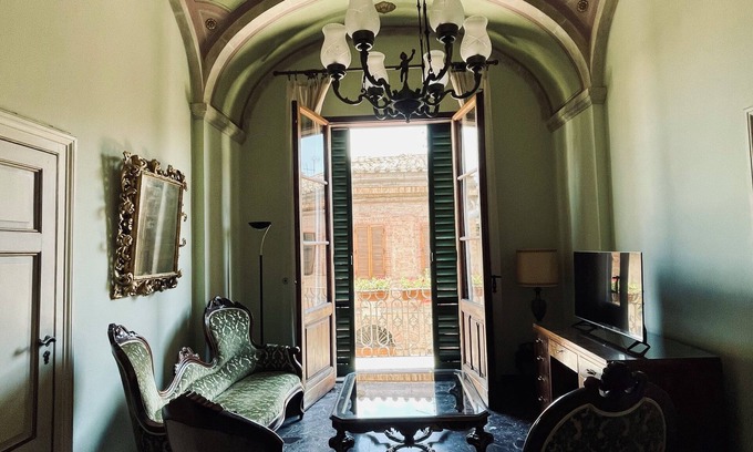Monteroni d'Arbia Apartment | Very large apartment in historic building from the late 1700s with billiard room.