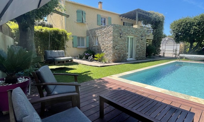 Oletta House | Very nice air-conditioned apartment with heated pool in charming villa.