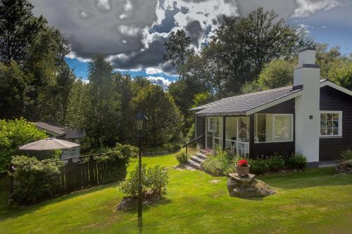 Hastveda House | Very nice cottage by the lake. Lursjön!