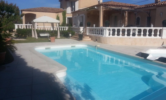 Gignac-la-Nerthe Villa | VERY NICE VILLA FOR 10 PEOPLE MAXIMUM