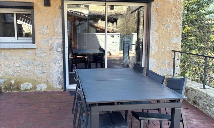 Espenel Bed & Breakfast | Very pretty gîte surrounded by mountains and a stone's throw from the Drôme river.