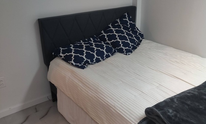 Homecrest House | Very private apartment kozy bedroom