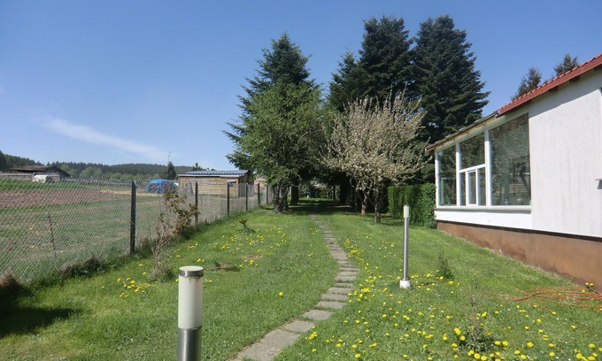Leinatal House | Very quiet bungalow, right on the forest, pets welcome.