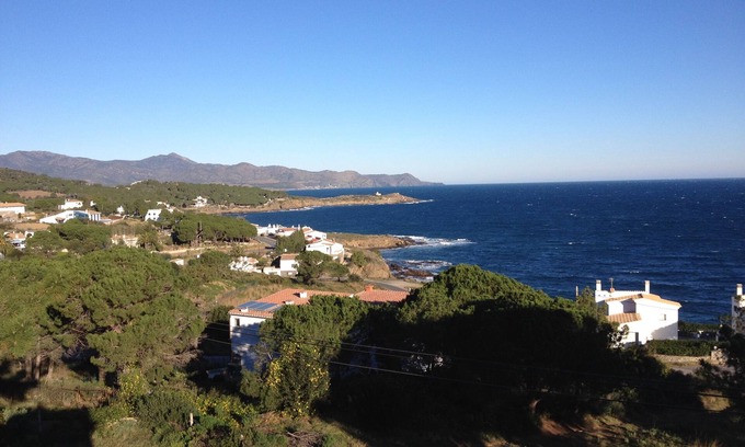 Port de la Selva Apartment | Very quiet apartment, sleeps 6, close to the sea, terrace, splendid view