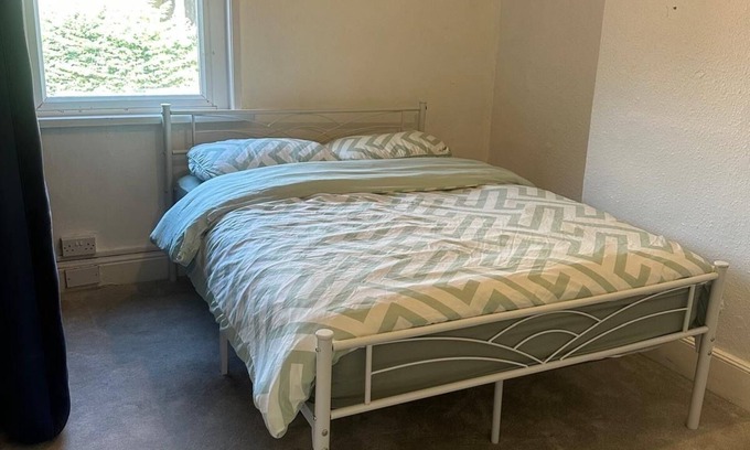 Newport Apartment | Very Simple Basic & Clean Flat Apartment Studio