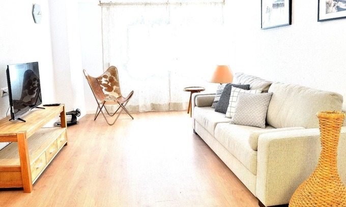 Alicante City Centre Apartment | Very sunny terrace in 1 bedroom apartment