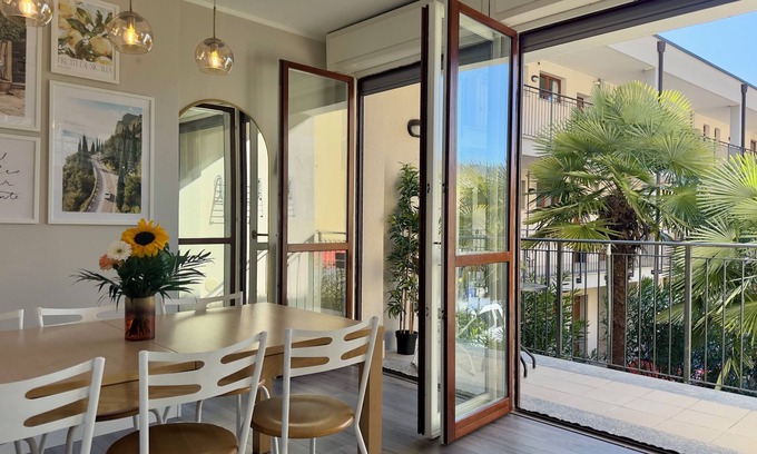 San Siro Apartment | Vespa Azzurra Boutique Apartment | Directly on Lake Como | Own parking lot
