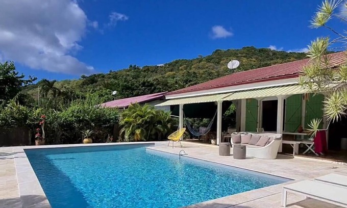 Case-Pilote Villa | Vetiver garden villa