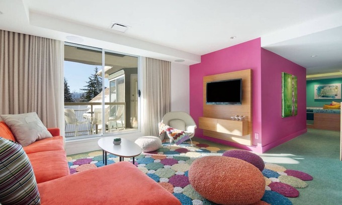 Upper Village Condo | Vibrant 3Bedroom: Ski-in/Ski-Out Condo w/Pool & HT