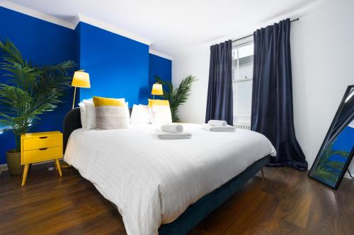 Montpelier House | Vibrant Spring Street with Garden