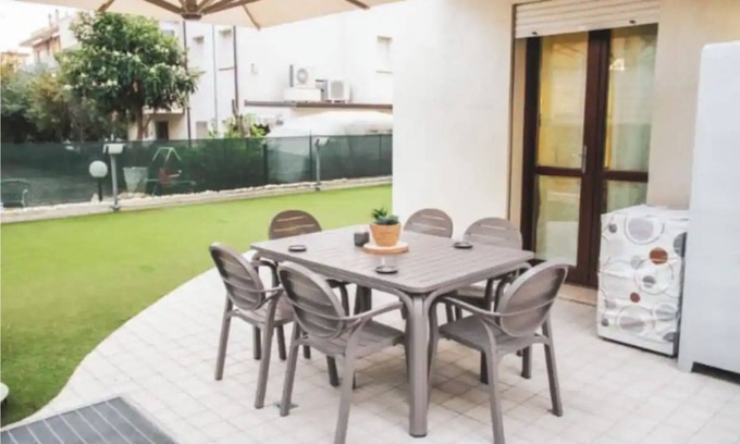 Marina Centro Apartment | Vicina al mare con grande giardino - Apt Tulipano