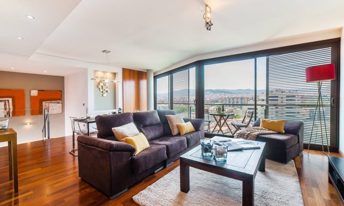 Provencals del Poblenou Apartment | Victoria Diagonal Mar 1: Luxury Duplex Touristic Apartment Near the Beach