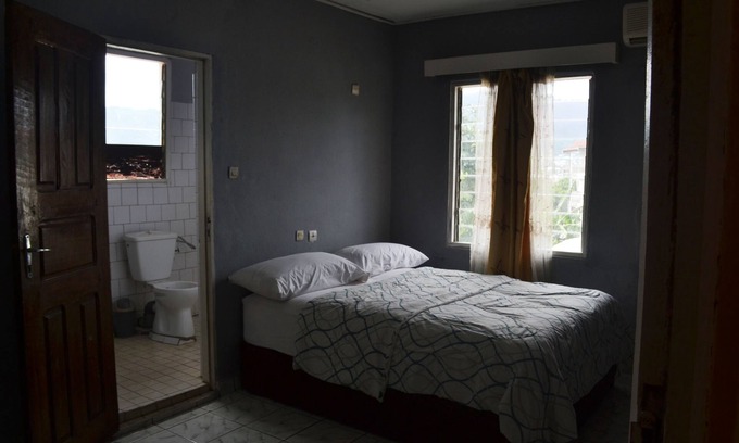 Limbe House | Victoria Guest House