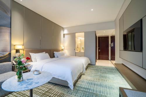 Tianhe Hotel | Victoria Hotel Guangzhou Zhujiang New Town - Free shuttle bus during Canton Fair period