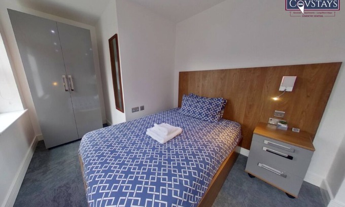 Coventry Apartment | Victoria House - Queen Studio by CovStays