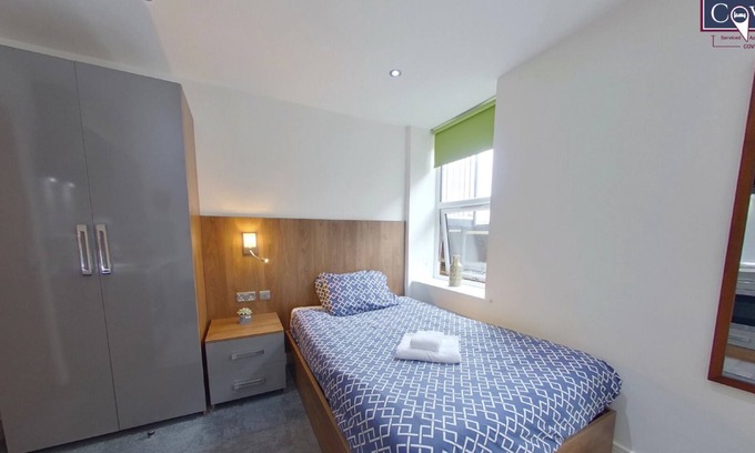 Coventry Apartment | Victoria House - Queen Studio by CovStays