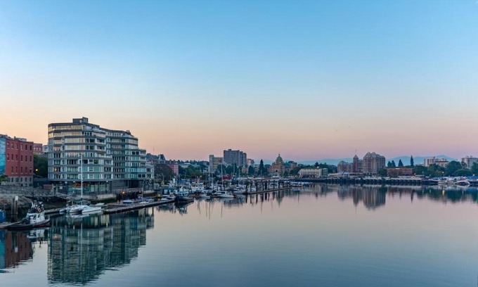 Inner Harbour Hotel | Victoria Regent Waterfront Hotel & Suites