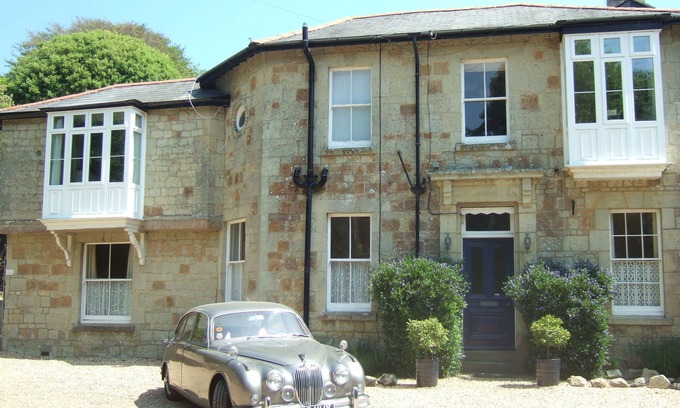 Ventnor Apartment | Victorian Apartment Set In Peaceful Secluded Gardens