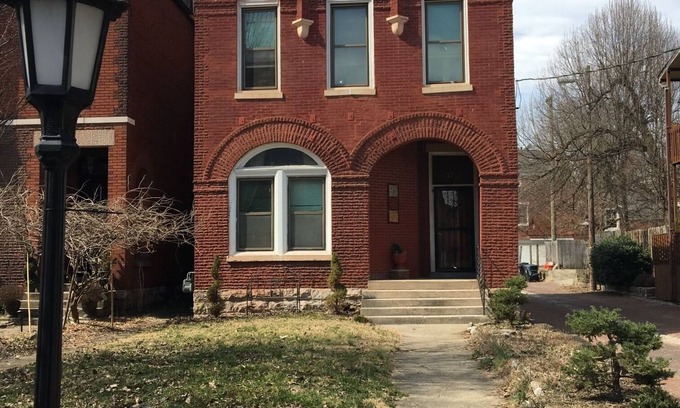 Old Louisville Condo | Victorian Condo Downtown Great location Washer/Dryer