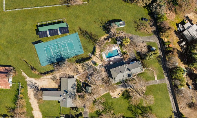 Paso Robles House | Victorian Manor In Wine Country + Pool, Spa, Firepit, Tennis Court | Sleeps 28