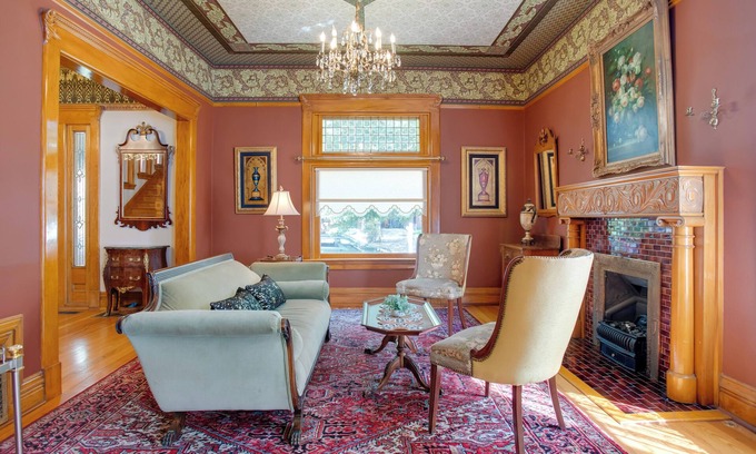 Cheesman Park Apartment | Victorian-Style Cheesman Park Apt - 2 Mi to Dtwn
