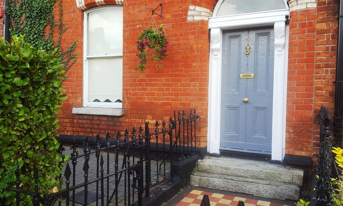Broadstone House | Victorian Townhouse close to City Centre