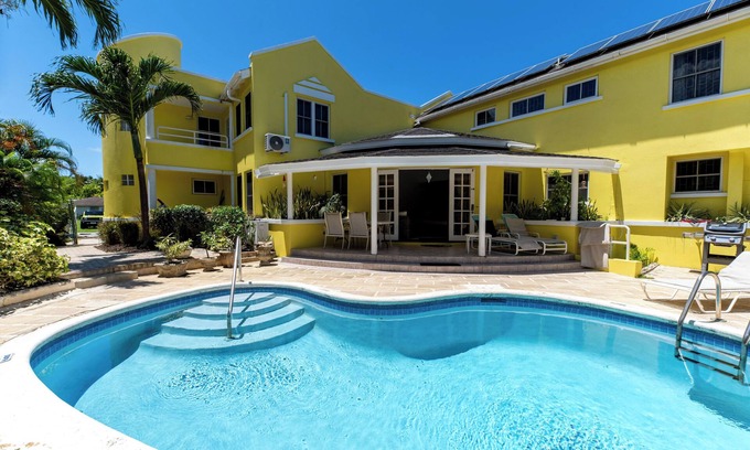 Molyneux Villa | Vida Mejor-Poolside (Private Pool)