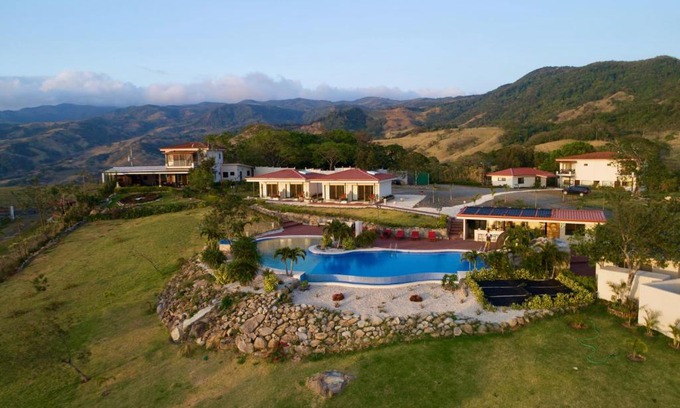 Piedades Sur Hotel | Vida Mountain Resort & Spa Adults Only