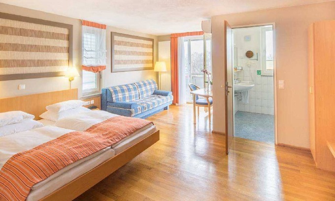 Zahringen House | Vierbettzimmer mit WC und Dusche - Hotel Classic