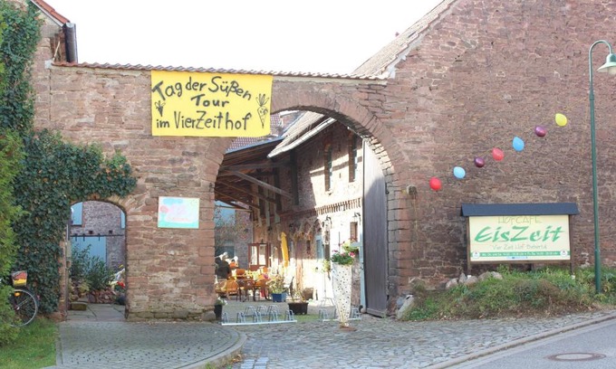 Bebertal House | VierZeitHof - Hofcafé EisZeit