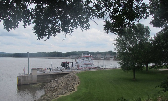 Bellevue House | View the Mississippi River from the front deck!