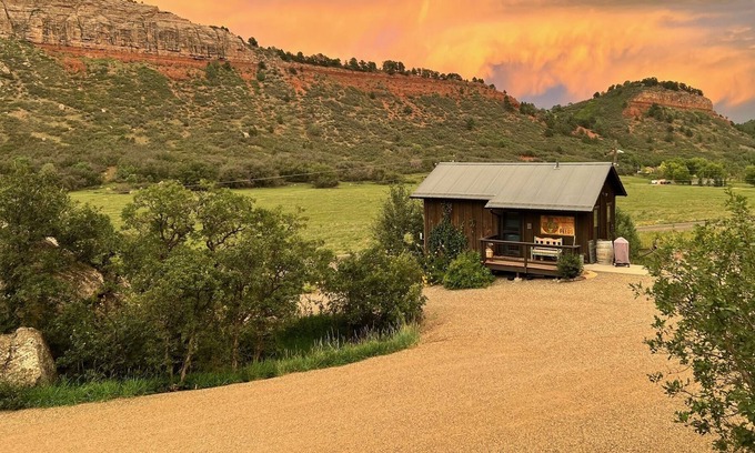 Durango House | Views for Miles, Starry Starry Nights, Close to Town and Pet-Friendly