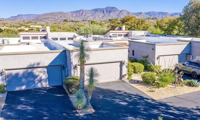 Canyon Ridge Homes House | Views! Peaceful desert surroundings but close to amenities!