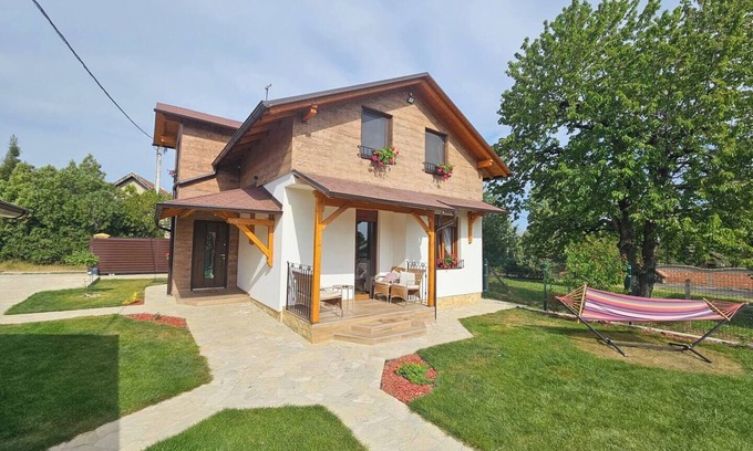 Petrovaradin Villa | Vila Banstolija