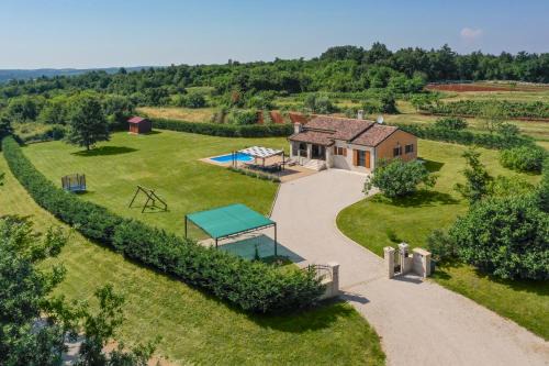 Munci Villa | Vila Elida