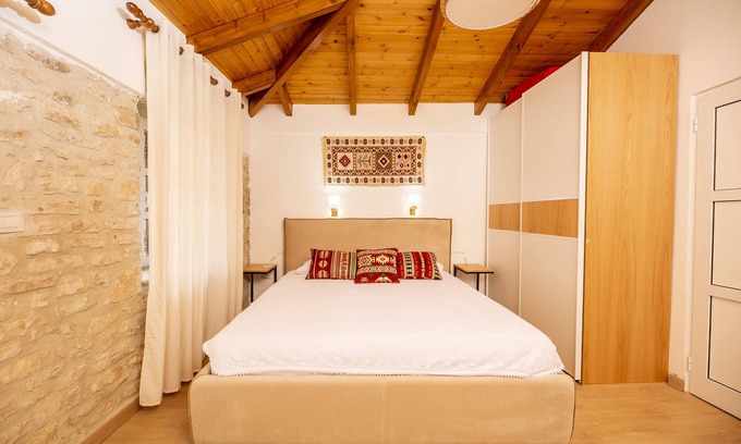 Qeparoi i Siperm House | Vila Leon - Old Qeparo