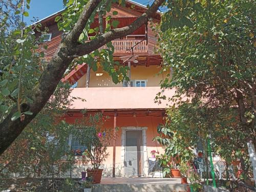 Sarata-Monteoru House | Vila Mara