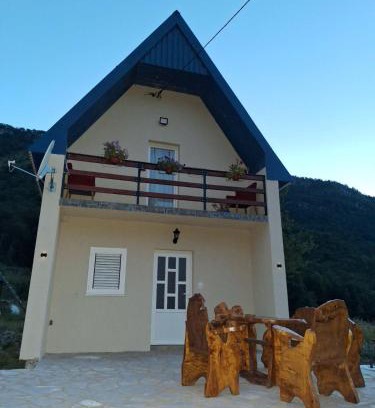 Milosevici House | Vila Paramida