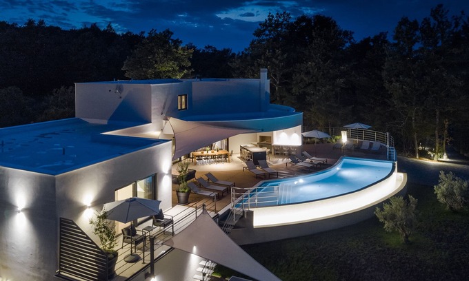 Boljevici Villa | VILA VIKTOR TIRELI premium and private Spacious 7-bedroom Villa in Istra