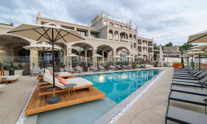 Saints Constantine and Helena Hotel | Villa Chinka by Astor Garden Hotel - Adults Only