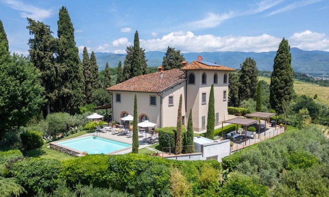 Terranuova Bracciolini Villa | Villa ∙ 6 bedrooms ∙ 12 guests