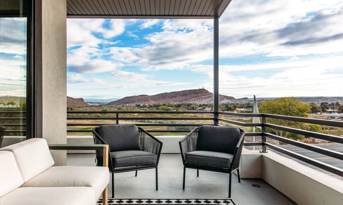 Bloomington Condo | Villa #02 at Bloomington Country Club