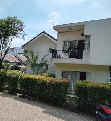 Bogor Selatan Villa | Villa 3 Bedroom Padma Huis Rancamaya