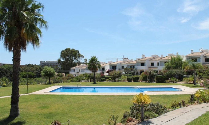 Areias de Sao Joao House | Villa 4+1 persons, near beach and Albufeira center, WiFi, BBQ, A/C, swimming pool