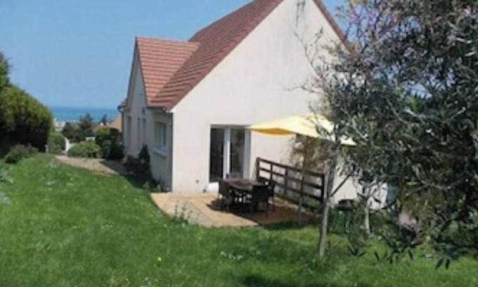 Ryes House | Villa 500 m from the D-Day landing beaches with panoramic sea and bocage views.