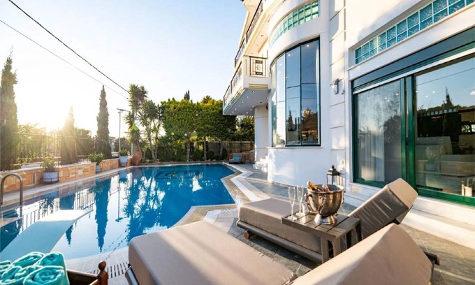 Vari-Voula-Vouliagmeni Villa | Villa ∙ 6 bedrooms ∙ 12 guests