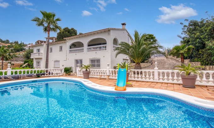 Pedreguer Villa | Villa "6 pers villa golf resort La Sella" with pool & Wi-Fi